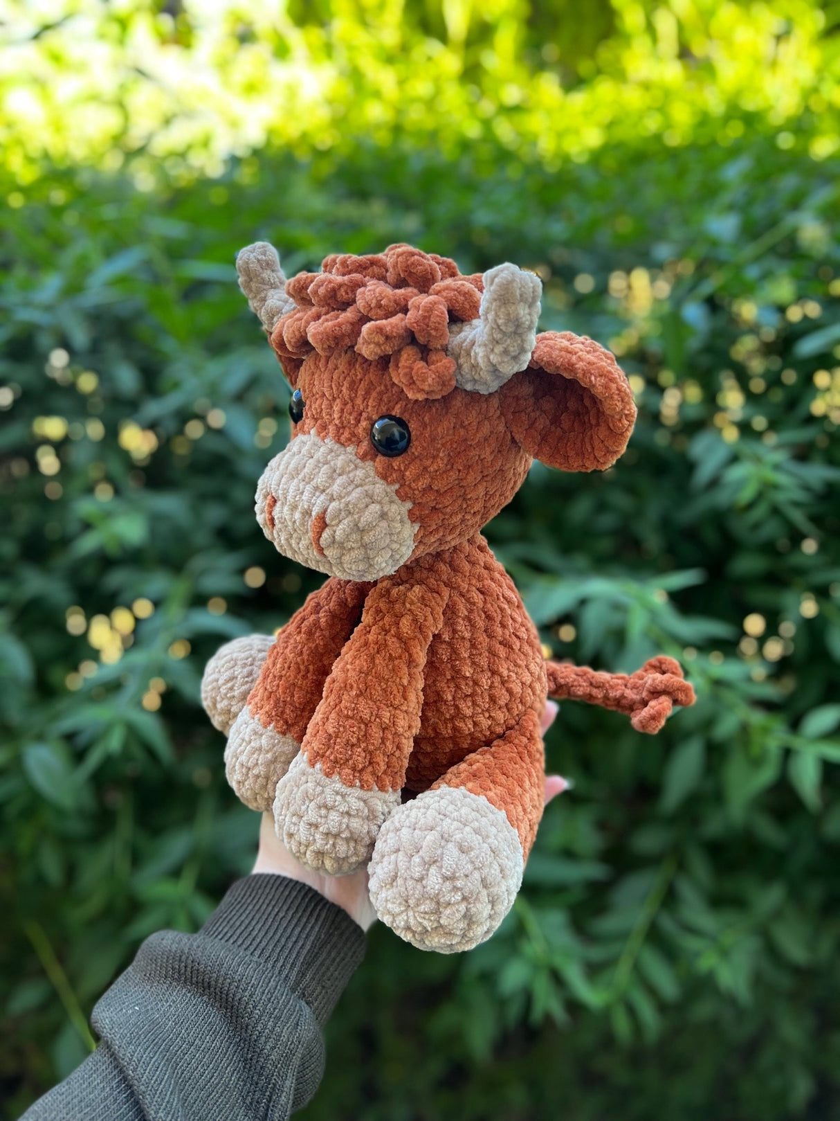 Sitting Highland Cow Crochet Pattern PDF | Henry the Cow