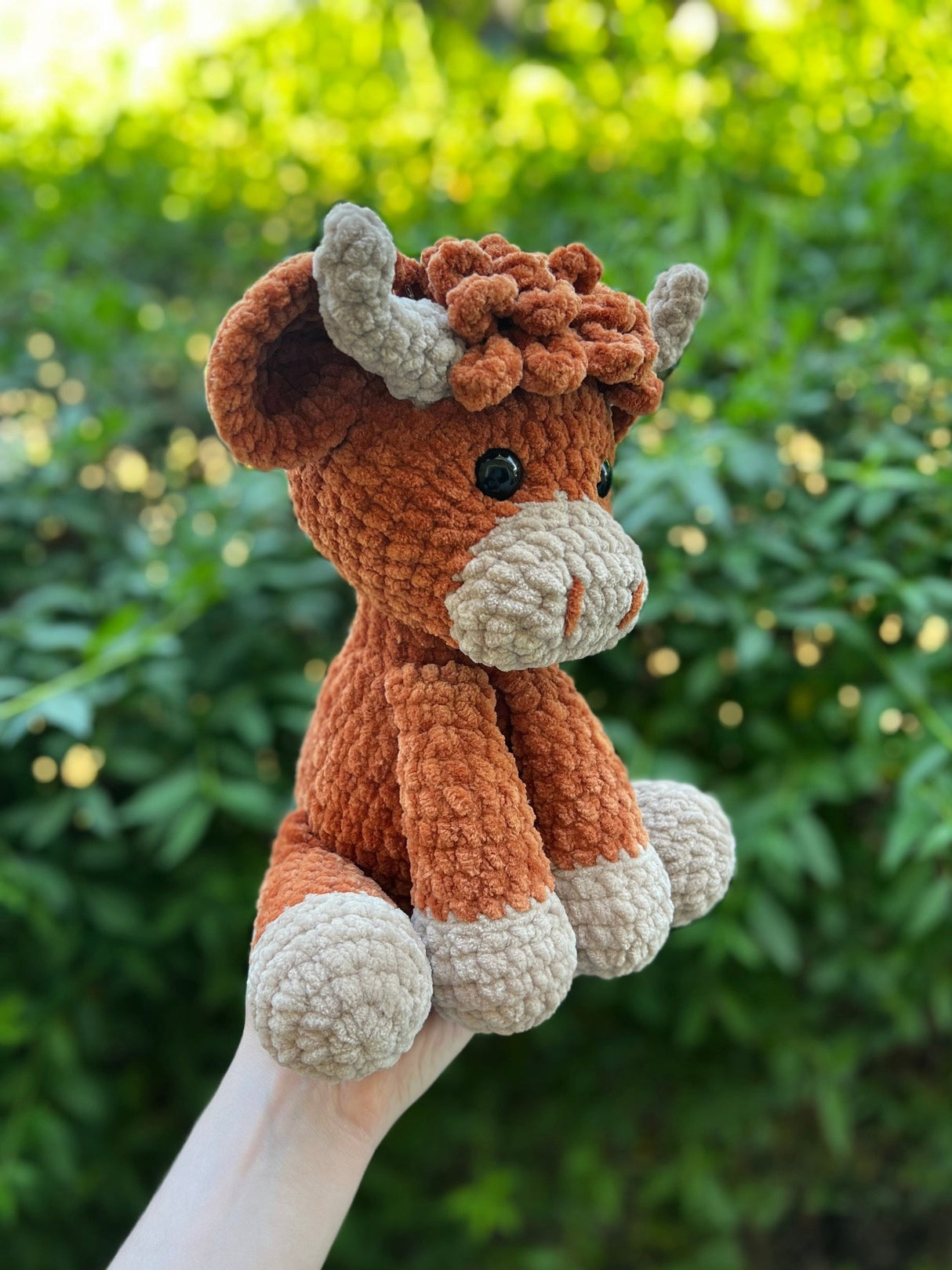 Sitting Highland Cow Crochet Pattern PDF | Henry the Cow