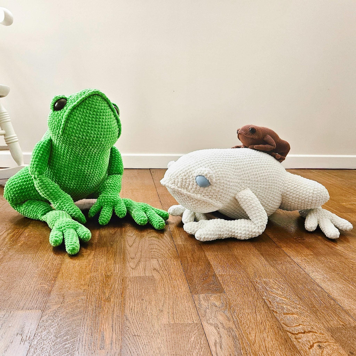 Digital PDF Big Frog Crochet Pattern | Giant Amigurumi