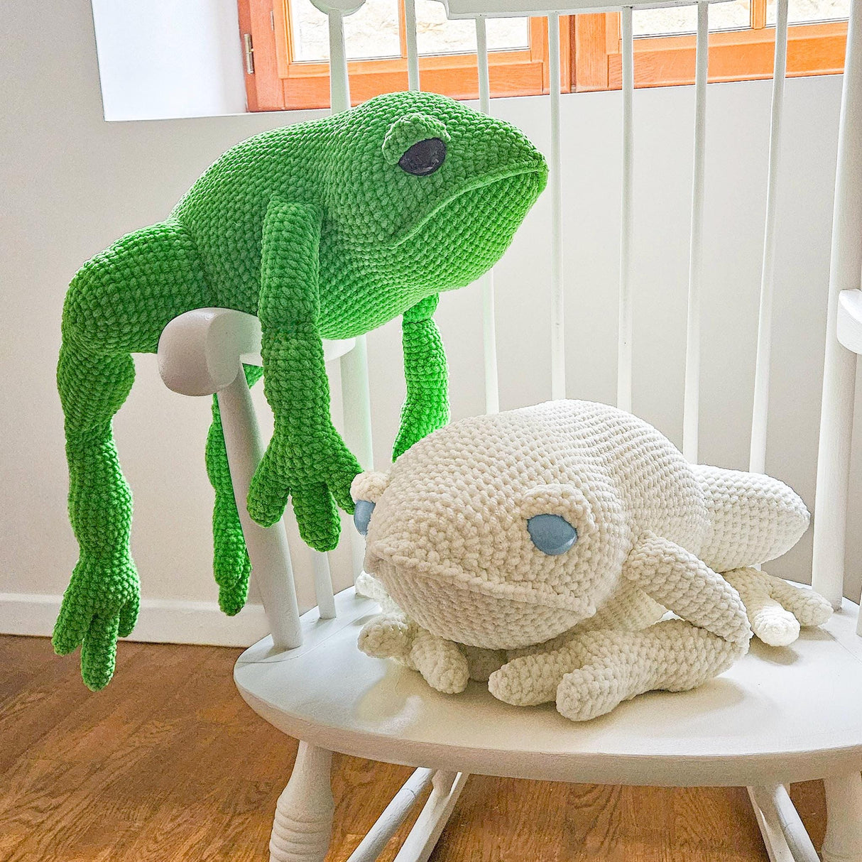 Digital PDF Big Frog Crochet Pattern | Giant Amigurumi