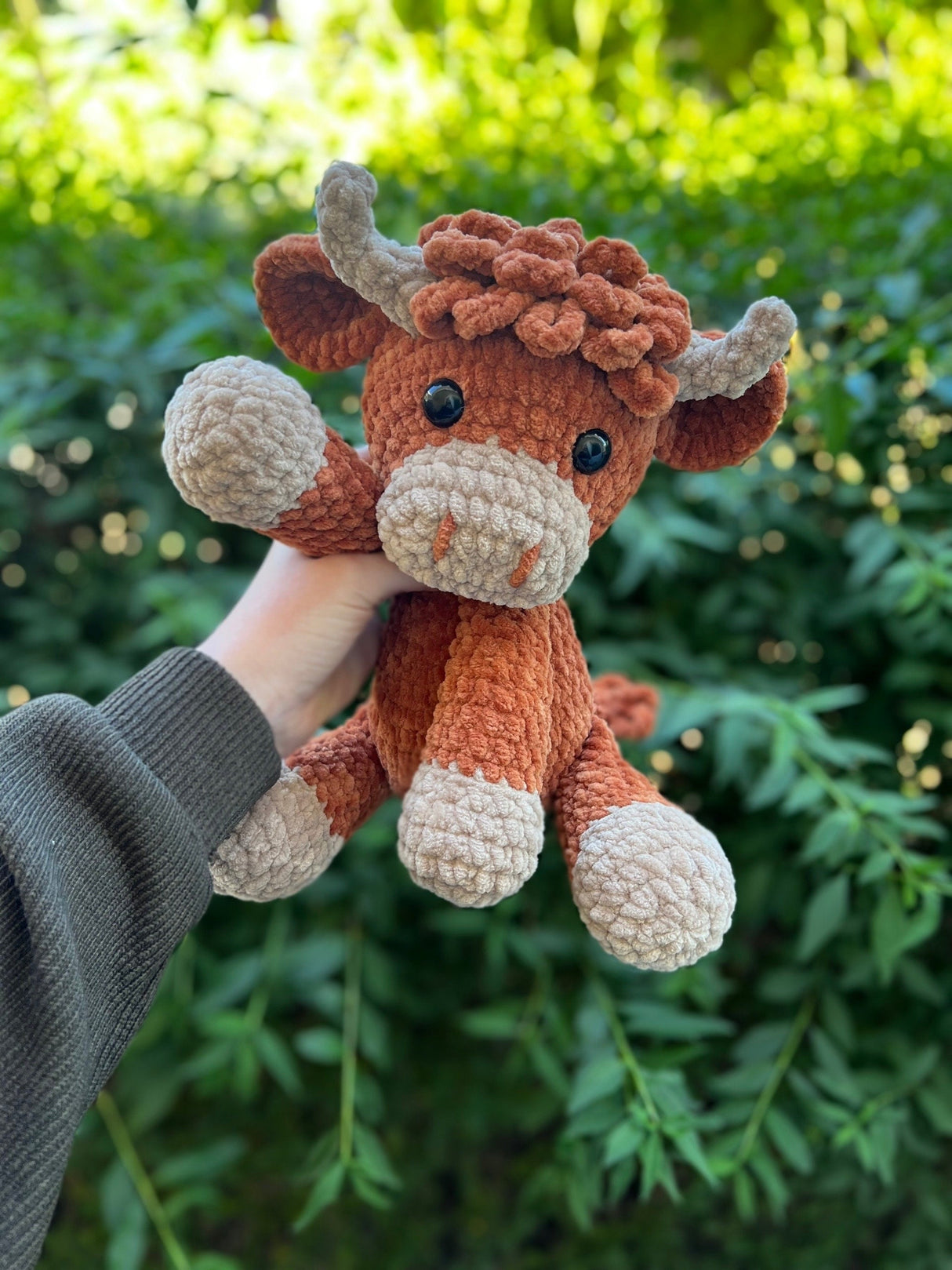 Sitting Highland Cow Crochet Pattern PDF | Henry the Cow