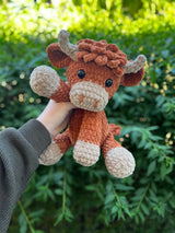 Sitting Highland Cow Crochet Pattern PDF | Henry the Cow