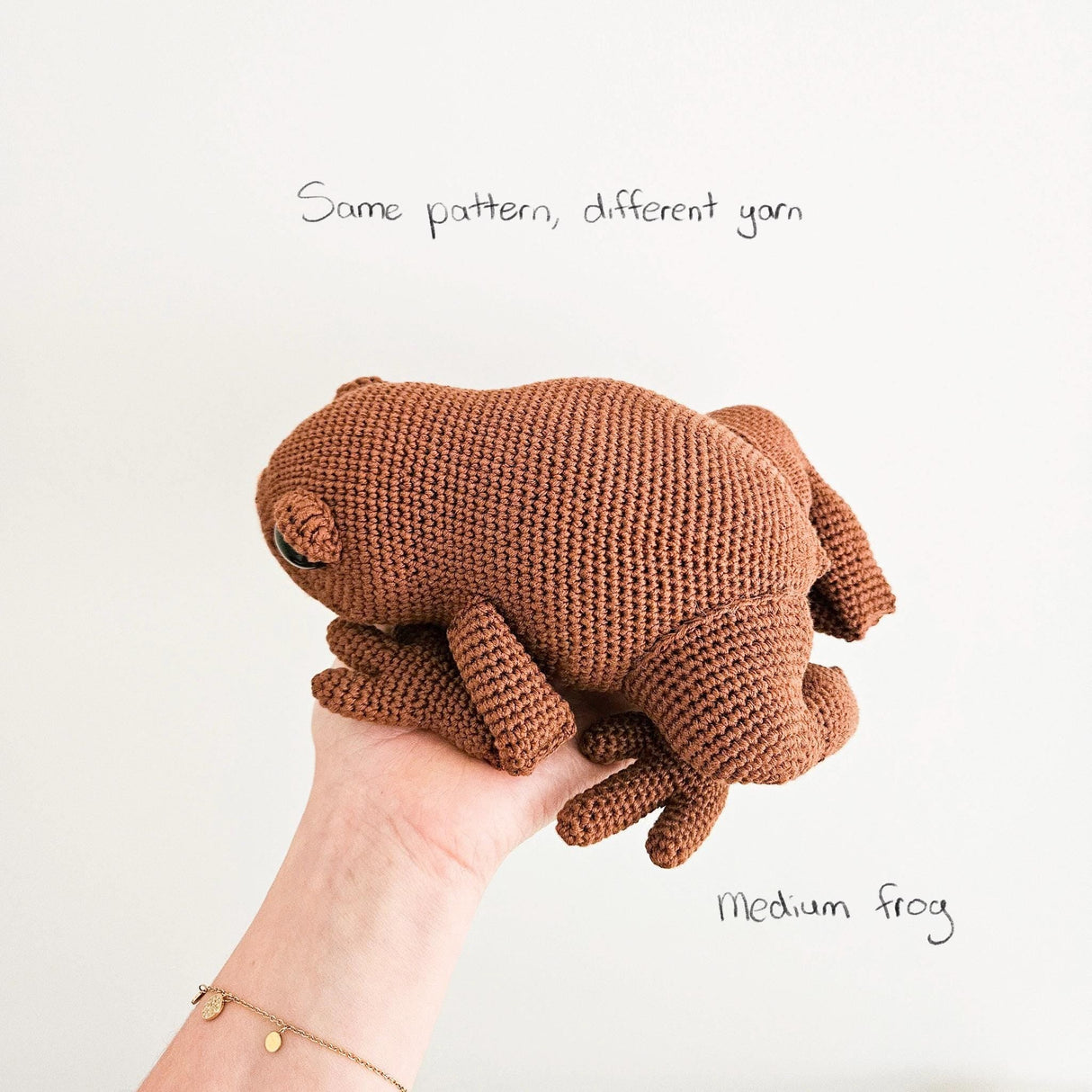 Digital PDF Big Frog Crochet Pattern | Giant Amigurumi